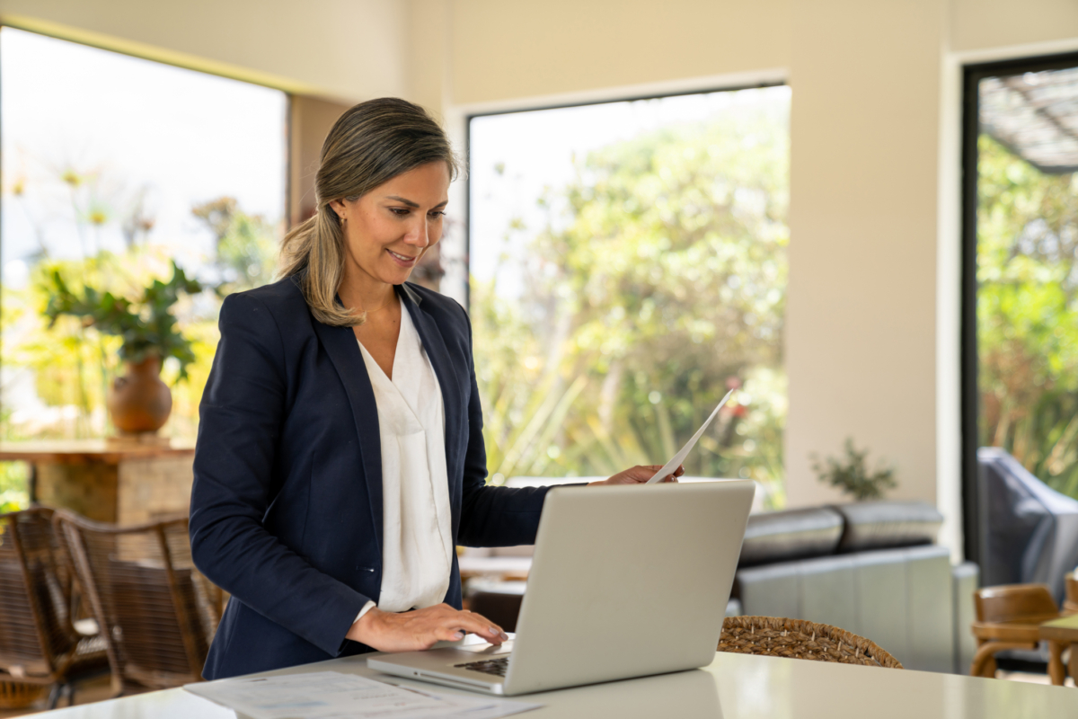 A property manager using property inventory manager software in a rental.